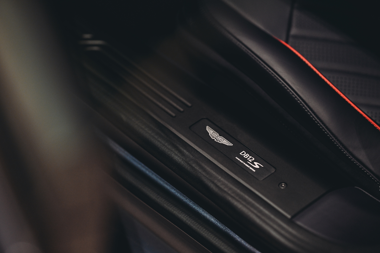DB12 S (22)